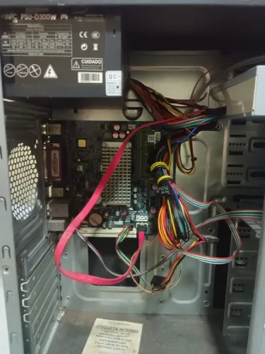 Compotador Desktop Mini atx 4gb DDR3 duaucore atom