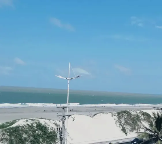 Apartamento na Litorânea, Frente Praia, com Varanda