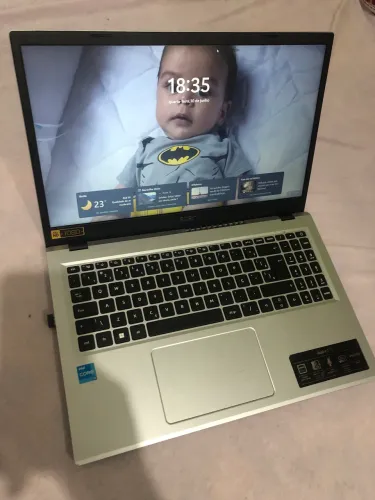 Vendo notebook Aspire 3 15, pouco tempo de uso !!