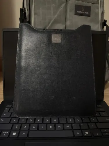 Capa de Luxo Marca Villa Vittini - IPad 1 a 6