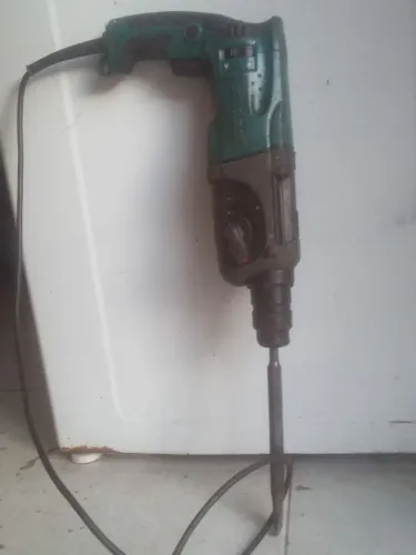 Vendo martelete sds makita 110v valor 380 reais