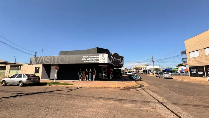 Vendo Loja de Roupas Completa - Pontalina Universitário - Loja de Esquina