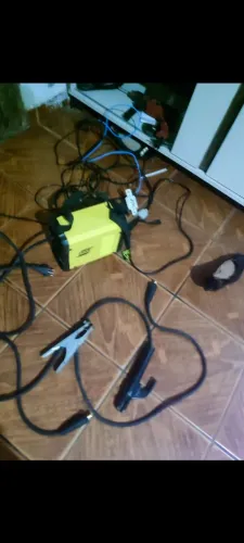 máquina de solda Esab  inversora 