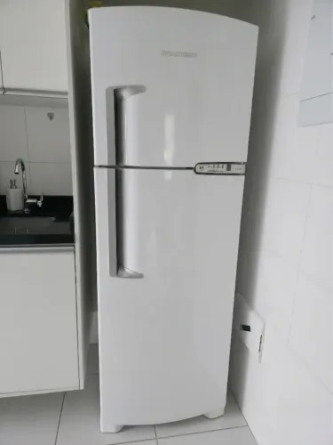 Geladeira Brastemp Frost Free Duplex Clean, 352 litros, branca