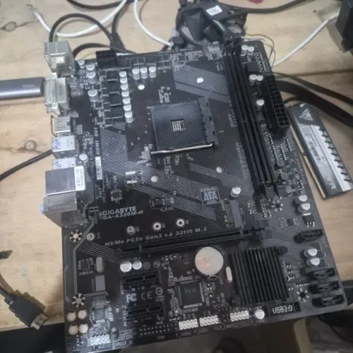 PLACA MÃE A320M GIGABYTE