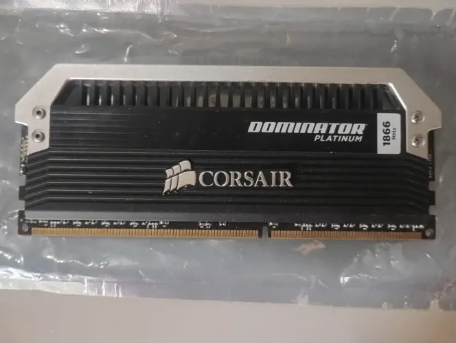 Memória Ram Gamer da Corsair Dominator Platinum DDR3 1866 MHz.