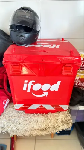 Vendo baú completo 110L