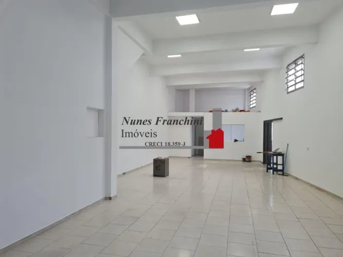 Prédio Comercial para Locação na Freguesia do Ó - São Paulo-SP: 3 Salas, 4 Vagas de Garage
