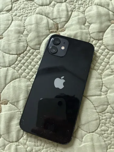 iPhone 12 usado excelente estado 