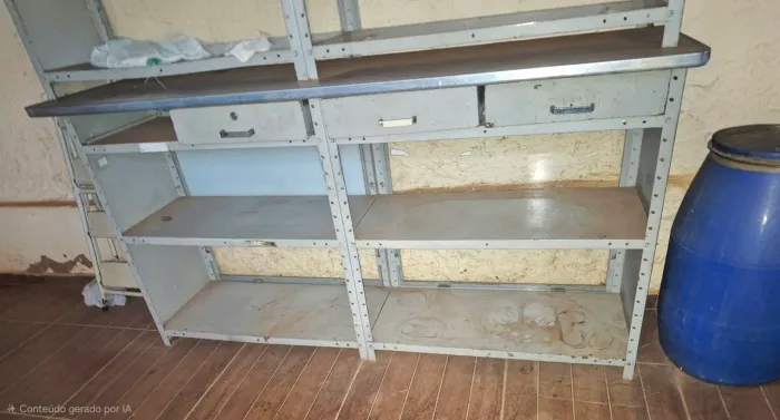 Balcão para loja de aço e vidro