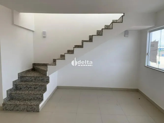 Cobertura com 3 quartos sendo 1 suíte disponível para venda no bairro Jardim Brasília em U