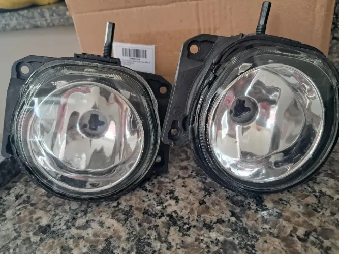 Par de Farol de Milha Fiat com Suporte Universal - Auxiliar Neblina com Ferradura