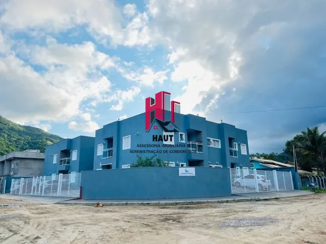 Apartamento a Venda a 850 Metros da Praia da Maranduba