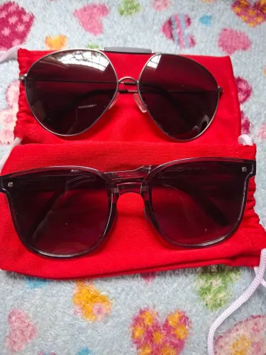 2 óculos pra vender logo 