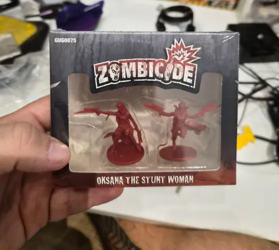 Zombicide oksana personagem raro