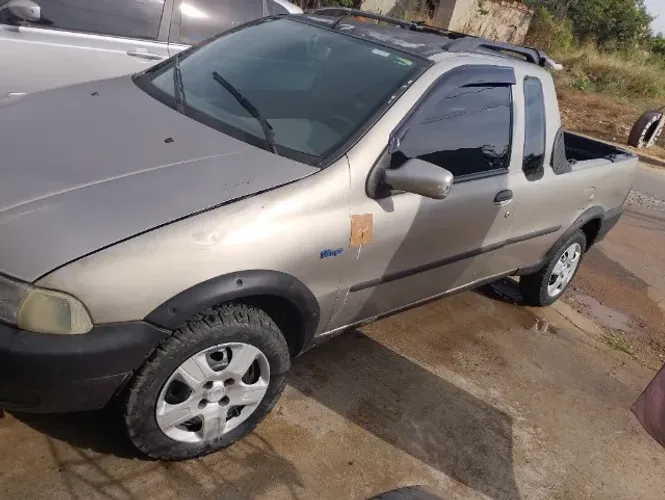Fiat Strada Working 1.5 MPI 8V CE 2001