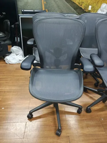  Cadeira de Escritório Herman Miller New Aeron C