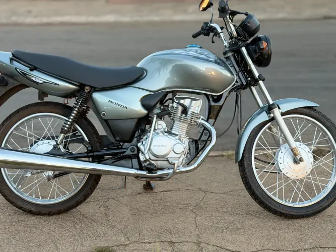 Honda Titanzinha 125ES Relíquia