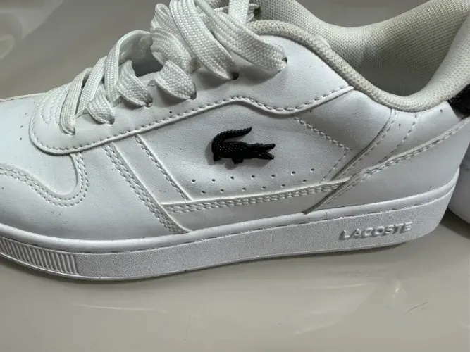 tênis Lacoste original, branco, número 35, usado umas duas vezes.