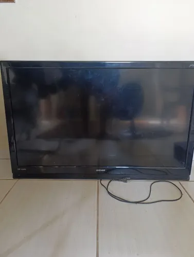 Tv grande ( com defeito pra arrumar)