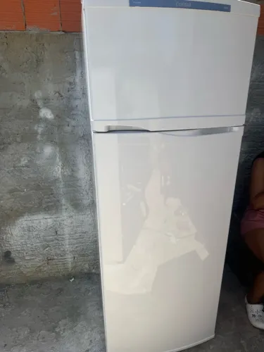 Vendo geladeira consul em ótimo estado 350L entrego