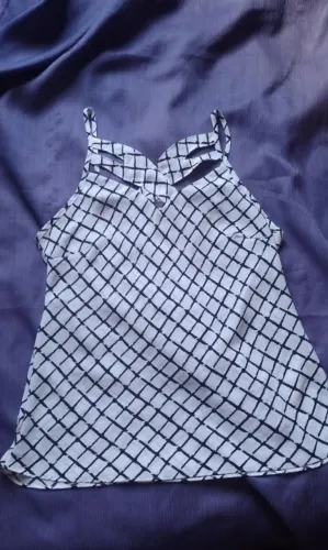 4 blusas de poliéster Tam G