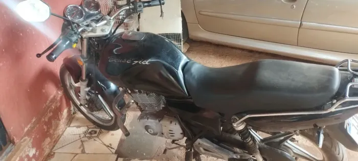 Moto Suzuki yes 125