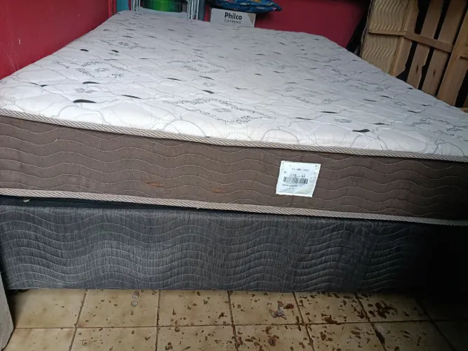 Conjunto box casal... colchão já higienizado 