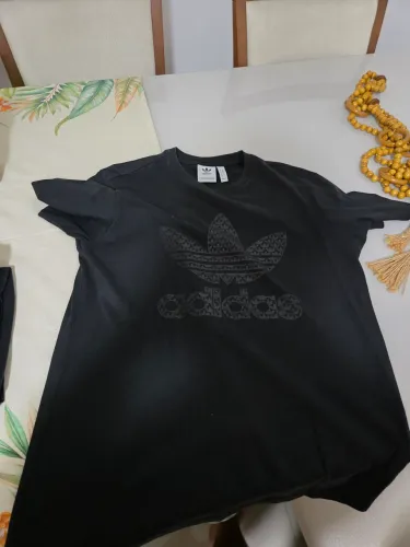 Camisa Preta Adidas tamanho M