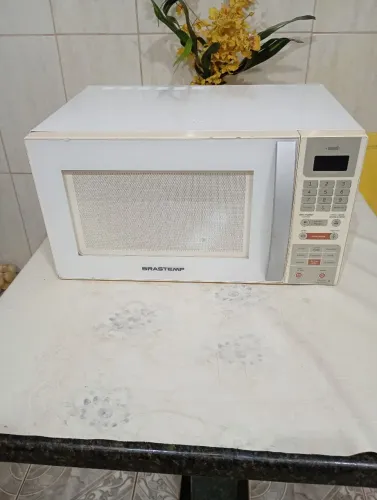 Microondas Brastemp 33lts funcionando.