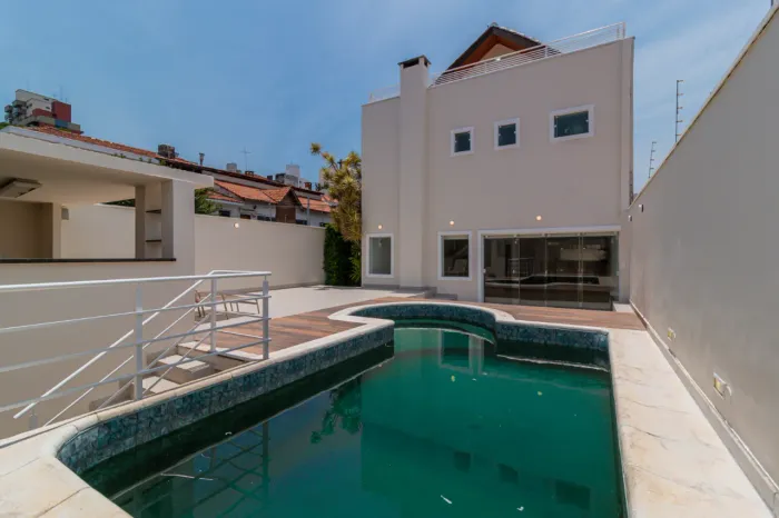 Casa para venda em Mirandópolis com 4 quartos, sendo 4 suítes, 405m²