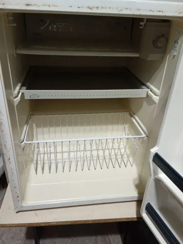 Vendo esse frigobar gelando muito top