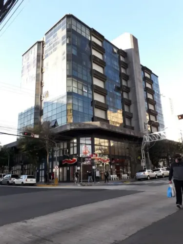 BENTOALVES aluga sala aérea, c/ 50m2, no Centro, próximo Mc Donalds - Caxias do Sul - RS