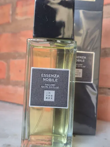 Perfume Essenza Nobile - In the box               