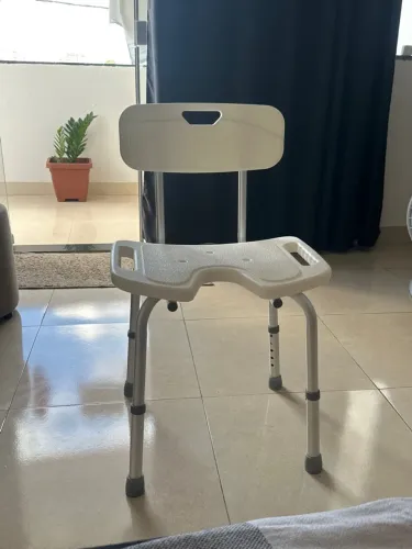 Cadeira de banho masculina 200$