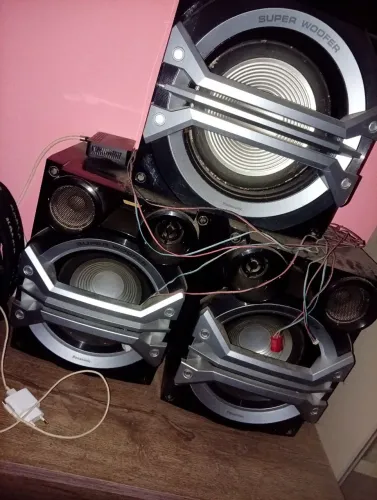 Pra vender rápido, 3 Caixa Parasonic .