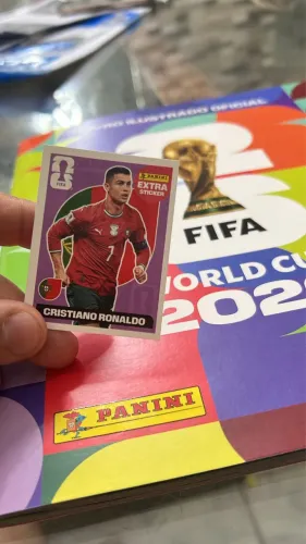 Figurinha Cristiano Ronaldo lilás/roxa Extra