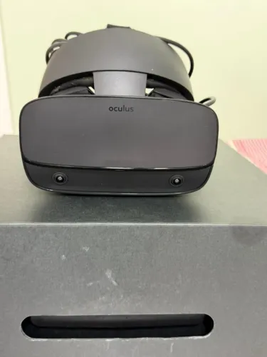 Óculus VR Rift-S com vários acessórios