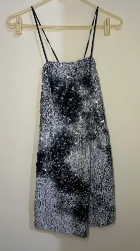 vestido de festa paête com amarração nas costas tamanho 36