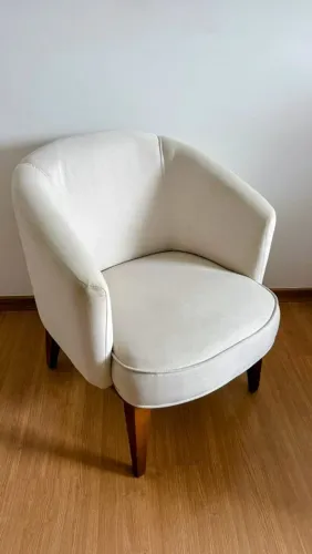 Poltrona Linho Alto Padrão Off White