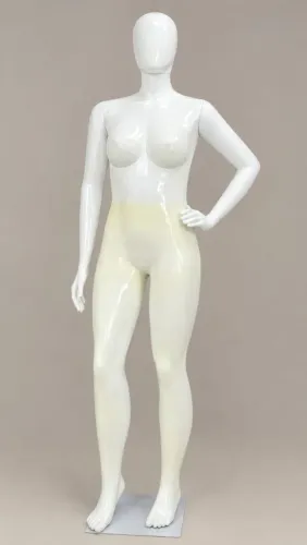 MANEQUIM PLUZ SIZE POSE