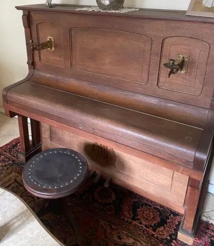Piano Alemão Centenário H. Lubitz Berlin (1899), restaurado em madeira natural - Curitiba