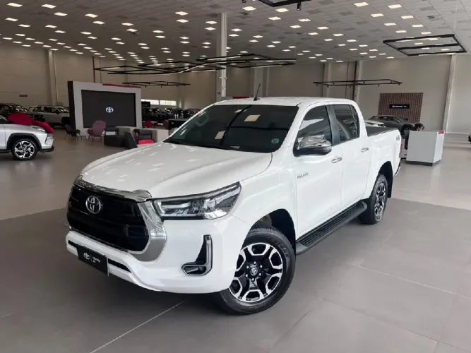 Toyota Hilux CD SRV 4X4 2.8 TDI Diesel Aut. 2025