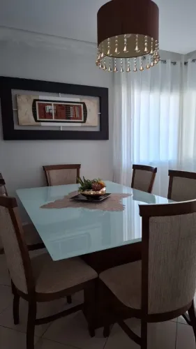MESA DE JANTAR 6 CADEIRAS 
