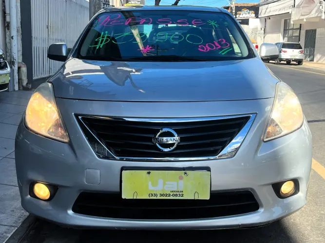Nissan Versa SL 1.6 16V Flexstart 4P Mec. 2014