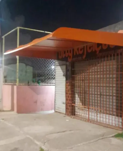 TOLDOS DE LONA E POLICARBONATO