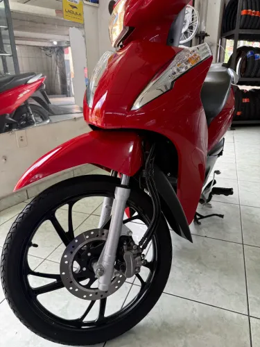 Biz 125 muito nova vale a pena conferir chave reserva e manual