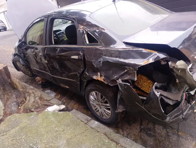 Fiat Linea LX 1.9/ 1.8 Flex 16V Dualogic 4P 2011