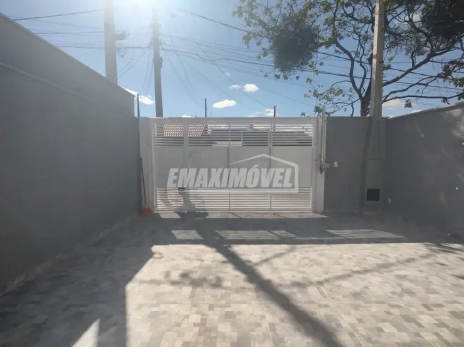 Casa com 3 Quartos, 1 suíte e 2 vagas - Residencial Vila Amato