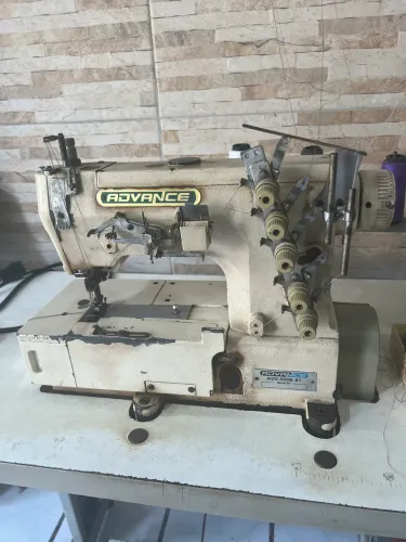 Máquina de costura